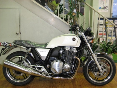 松岡ホンダ Cb1100 福岡の中古バイク探しはバイクお探し専門店の松岡ホンダへ